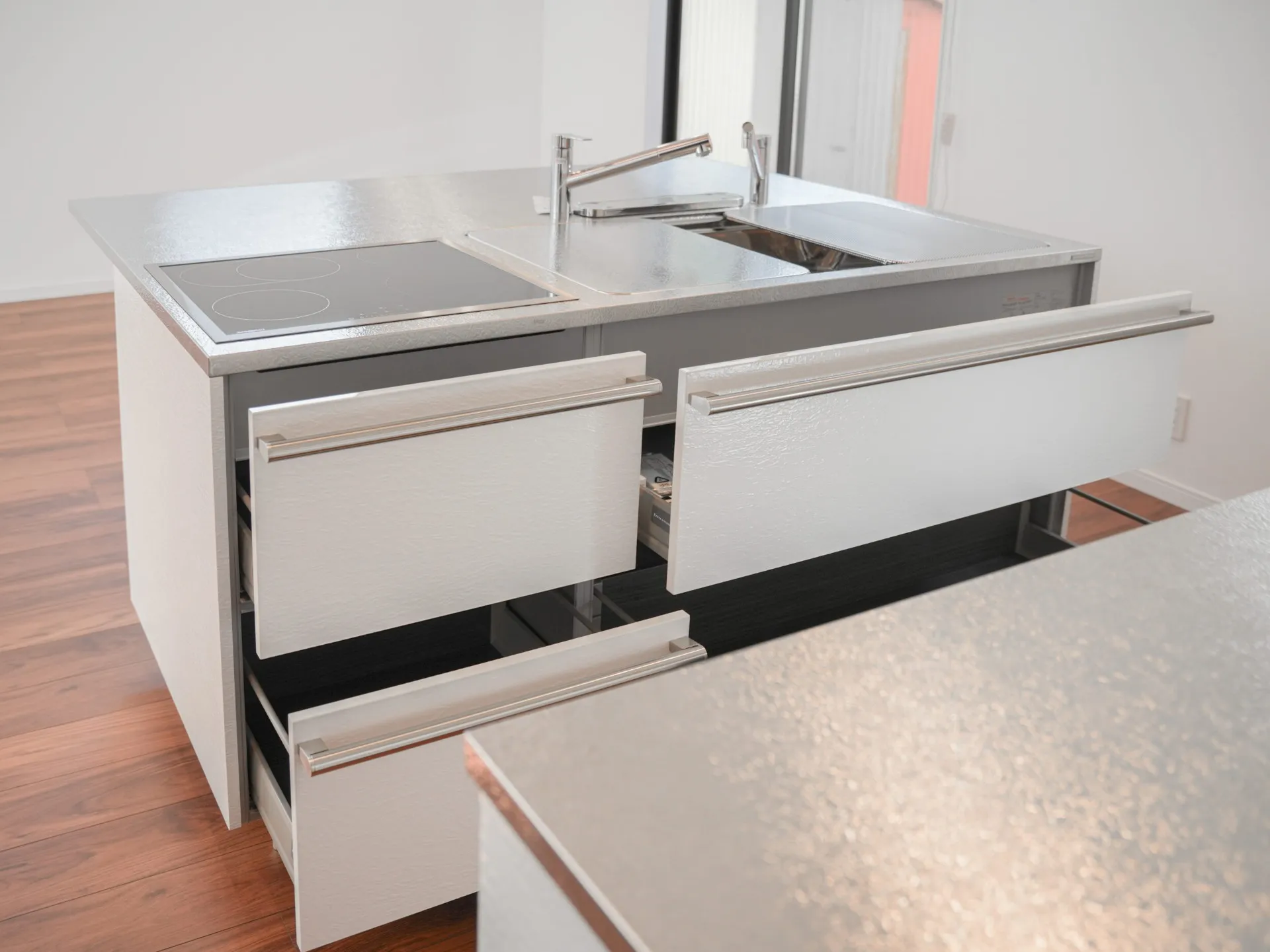 設計士と建てるシンプルモダンな二世帯住宅