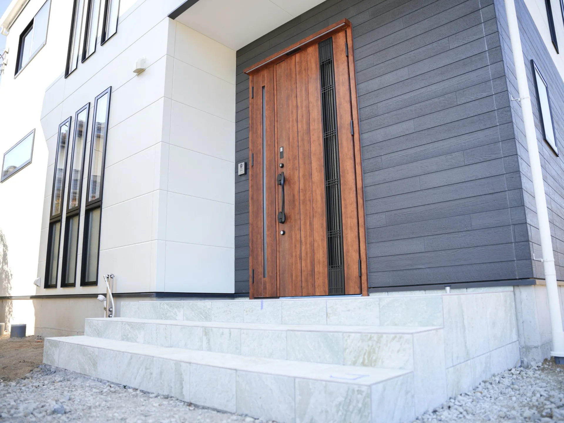 設計士と建てるシンプルモダンな二世帯住宅