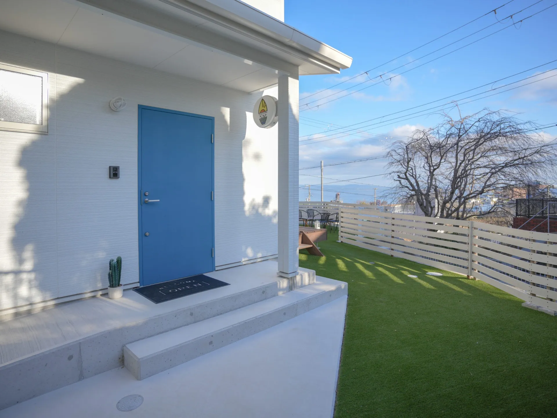 高台のサーファーズハウス